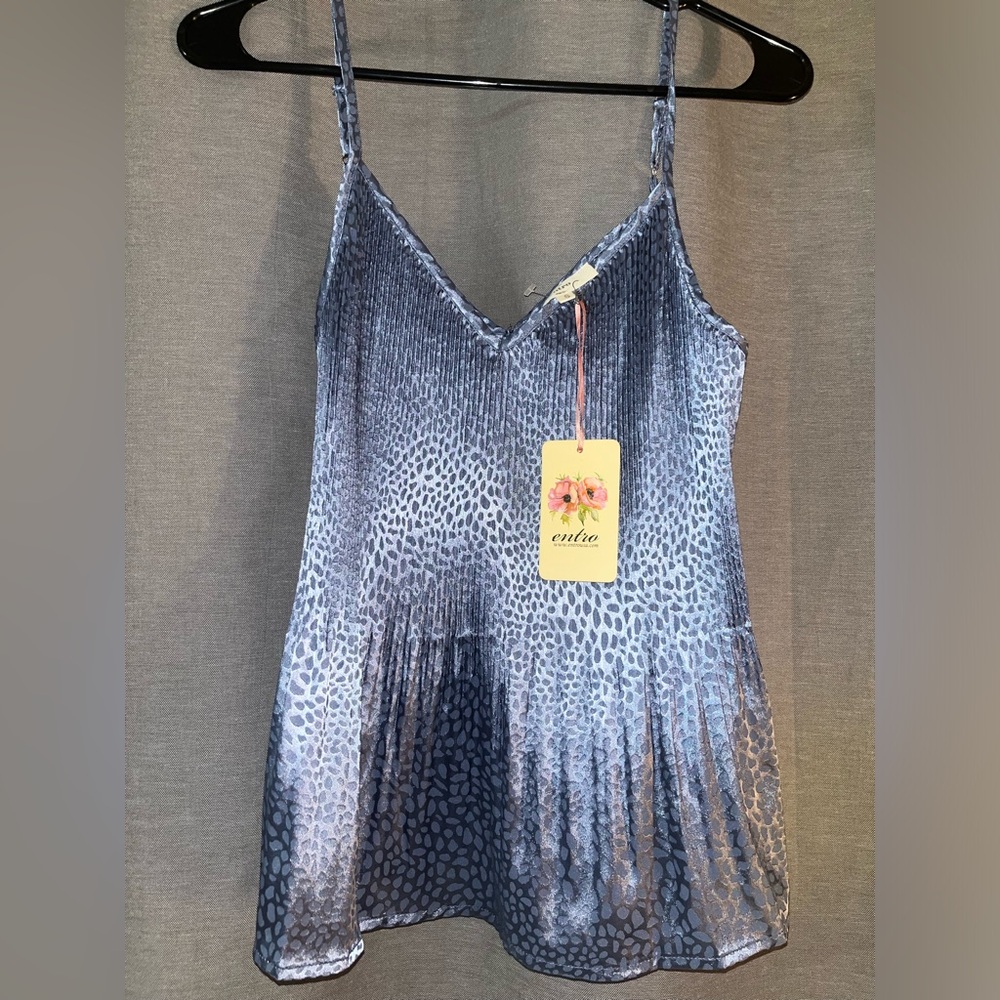 thin strap Entro top NWT beautiful flowing material feminine elegance